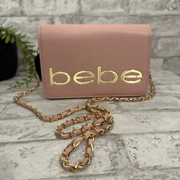 NWT BEBE Fabiola Saffiano Black Gold Tone Crossbody Chain Purse Bag - Picture 1 of 7